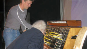 jr-2004-robert-moog-7-w1280x960 Moog signing System-35
